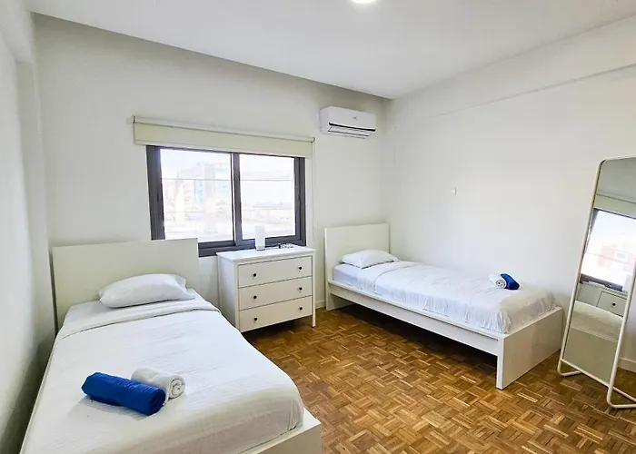 The Cozy Seaside Retreat דירה