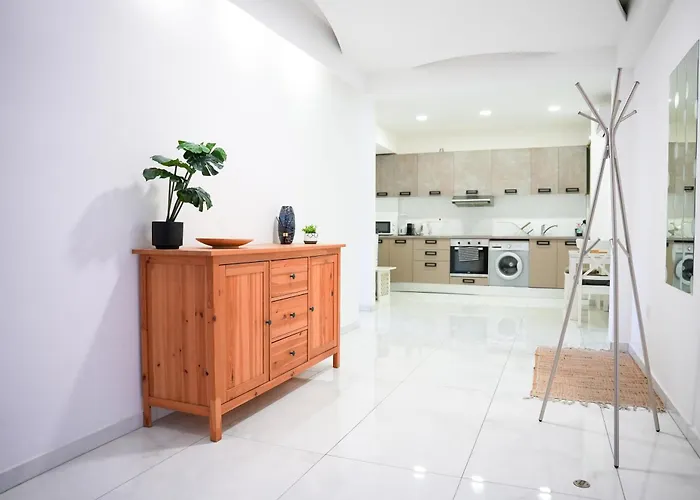 The Cozy Seaside Retreat *