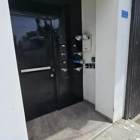 The Cozy Seaside Retreat * Ларнака