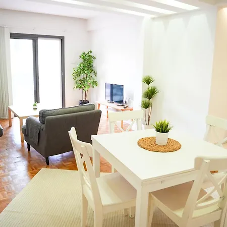 Lägenhet The Cozy Seaside Retreat Larnaca
